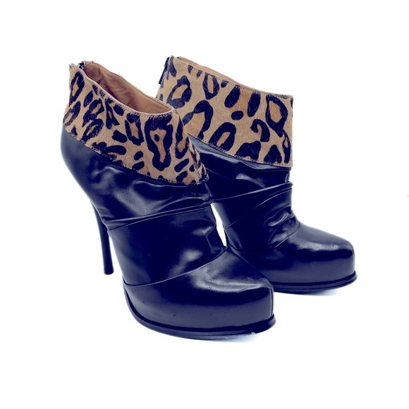 Saks Fifth Avenue Shoes - Black leather leopard cuff ankle booties EU size 39 Brand 5l48 from Saks 5th Ave